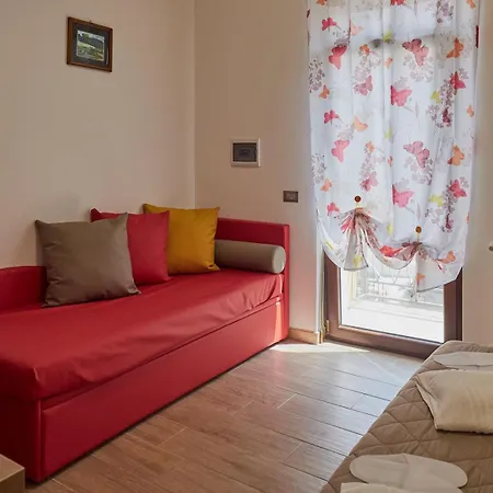 Anna E Leo - Casa Di Anna Bed and Breakfast Pietra Montecorvino